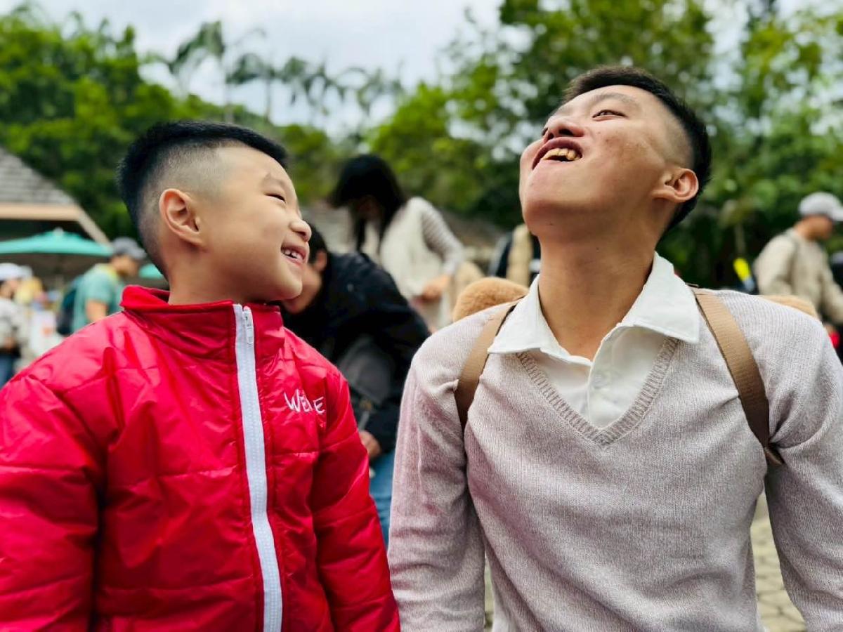 e6301eb1-4bdc-4d71-af3a-09586210b7dd