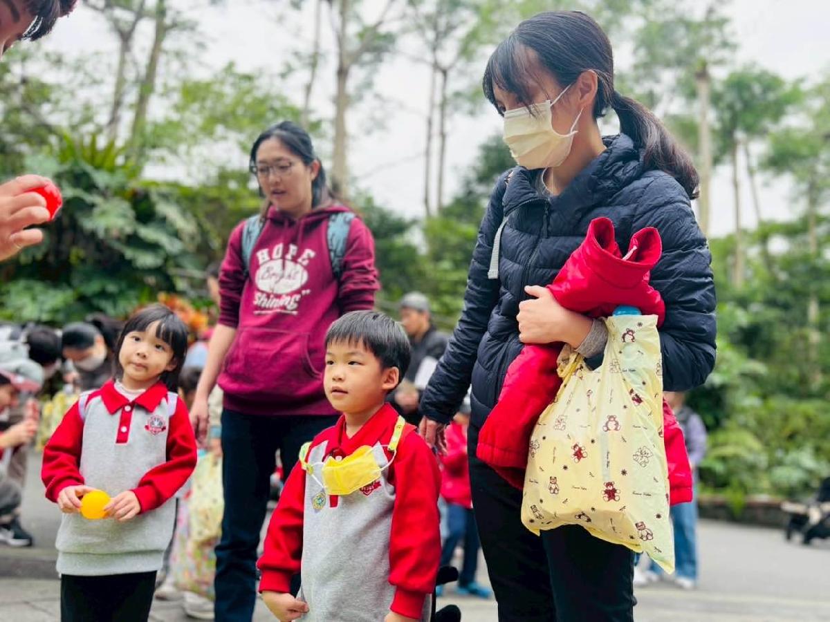 df714049-98c0-4a2f-b26e-ad3557f6996d