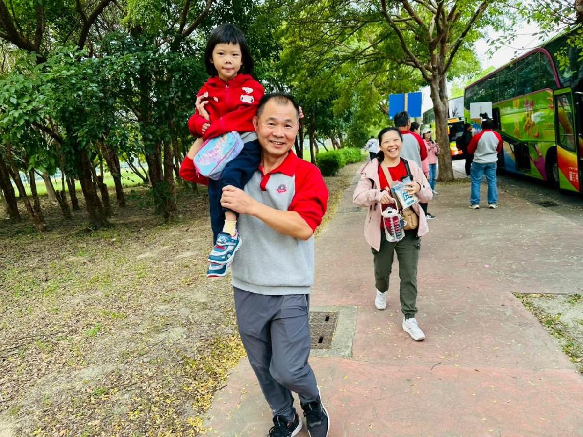 40528d78-2dda-4b04-a403-6aa1ddb6cba2