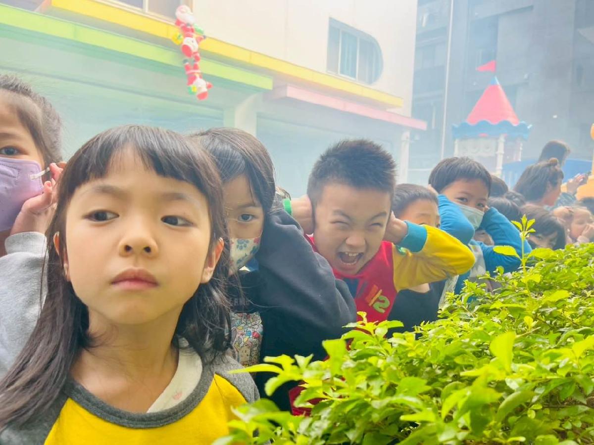 5eee29a8-d93d-40fb-9c4d-5af23a007e25