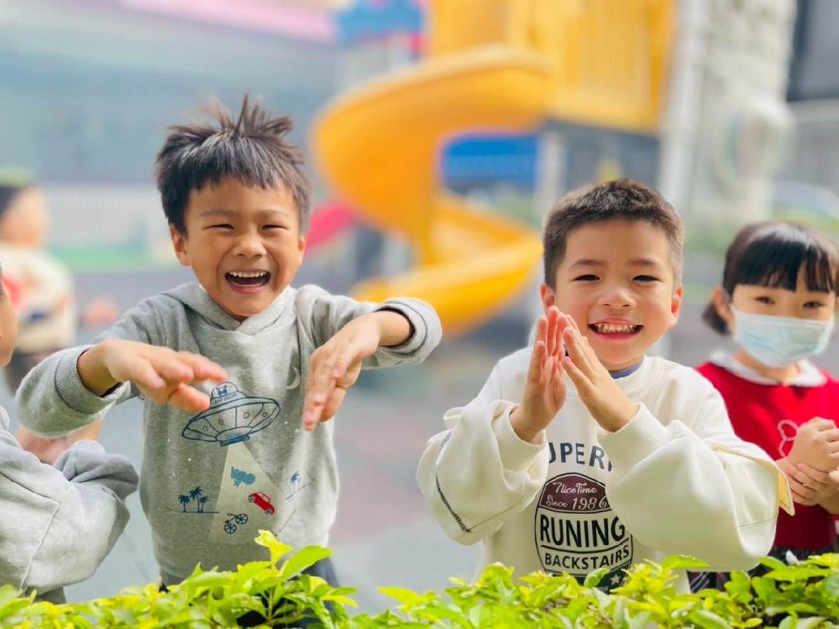 f4398546-6c35-4129-b069-a343d262a6d8