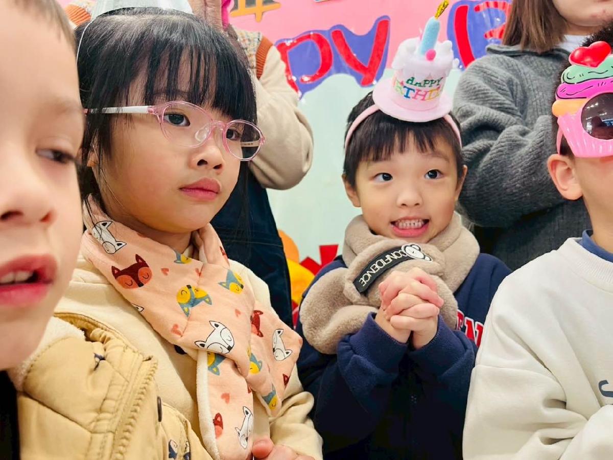 f92de083-730e-41dd-b9d8-673d7cfc350c