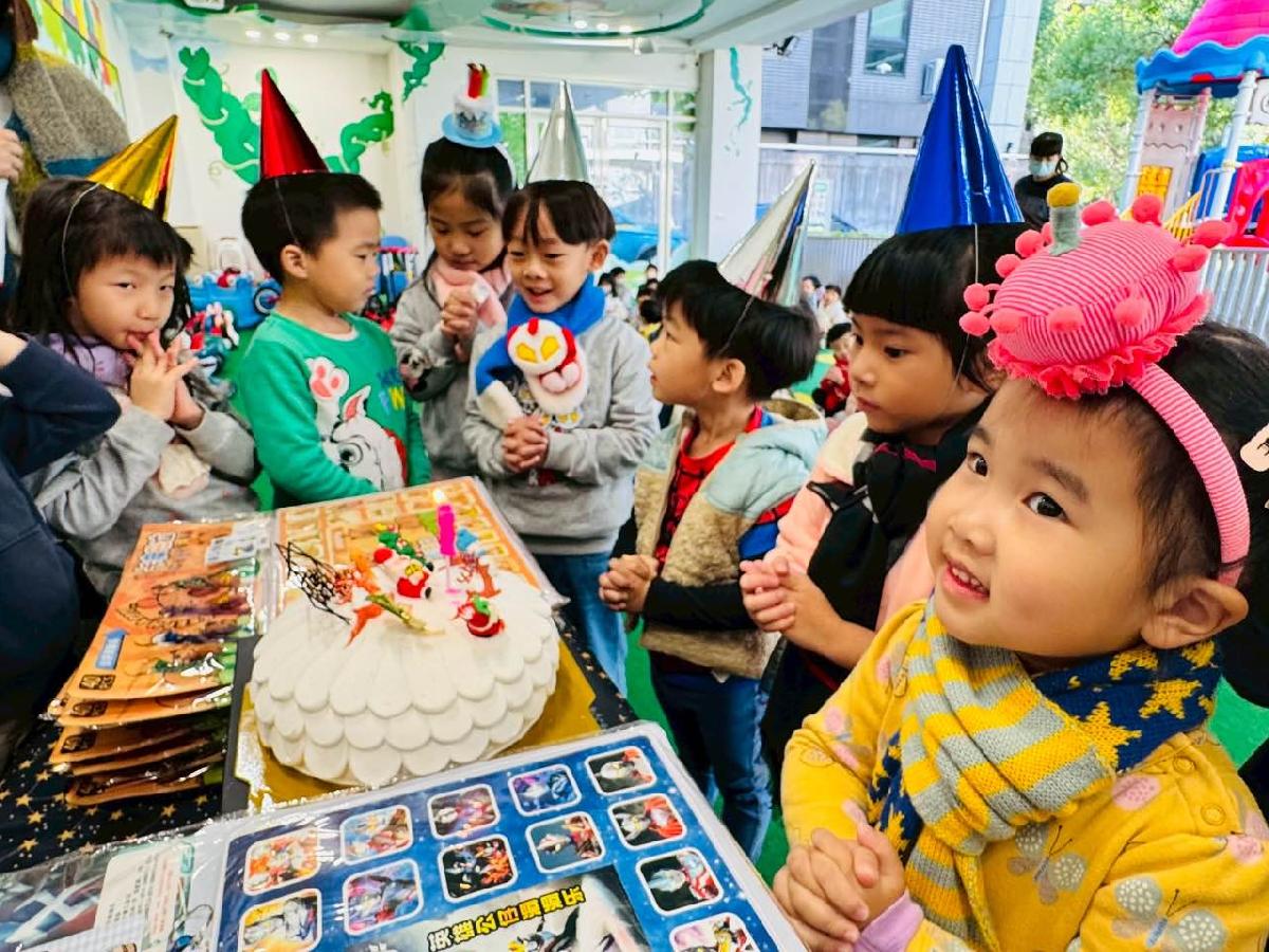 604d7af9-c485-45a7-835b-cf7a4da4619d