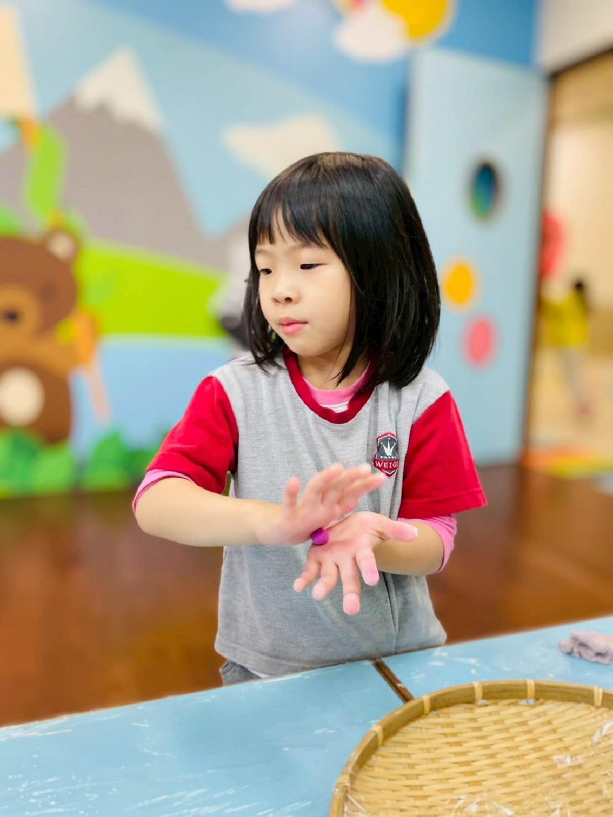 db80247a-07b2-4e0e-bb5a-8884a6a23397