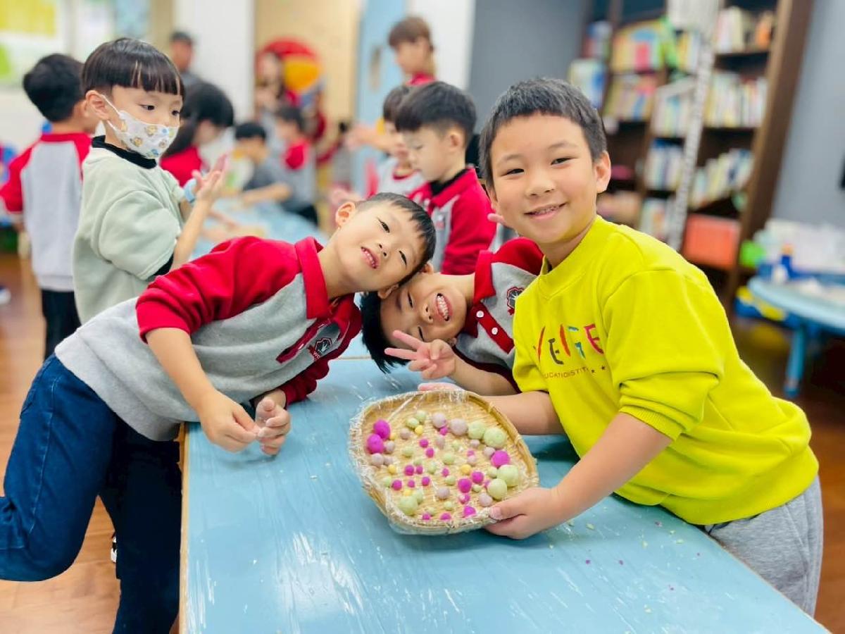 3c56f2de-a33f-44cf-b3be-b1a37747d02d