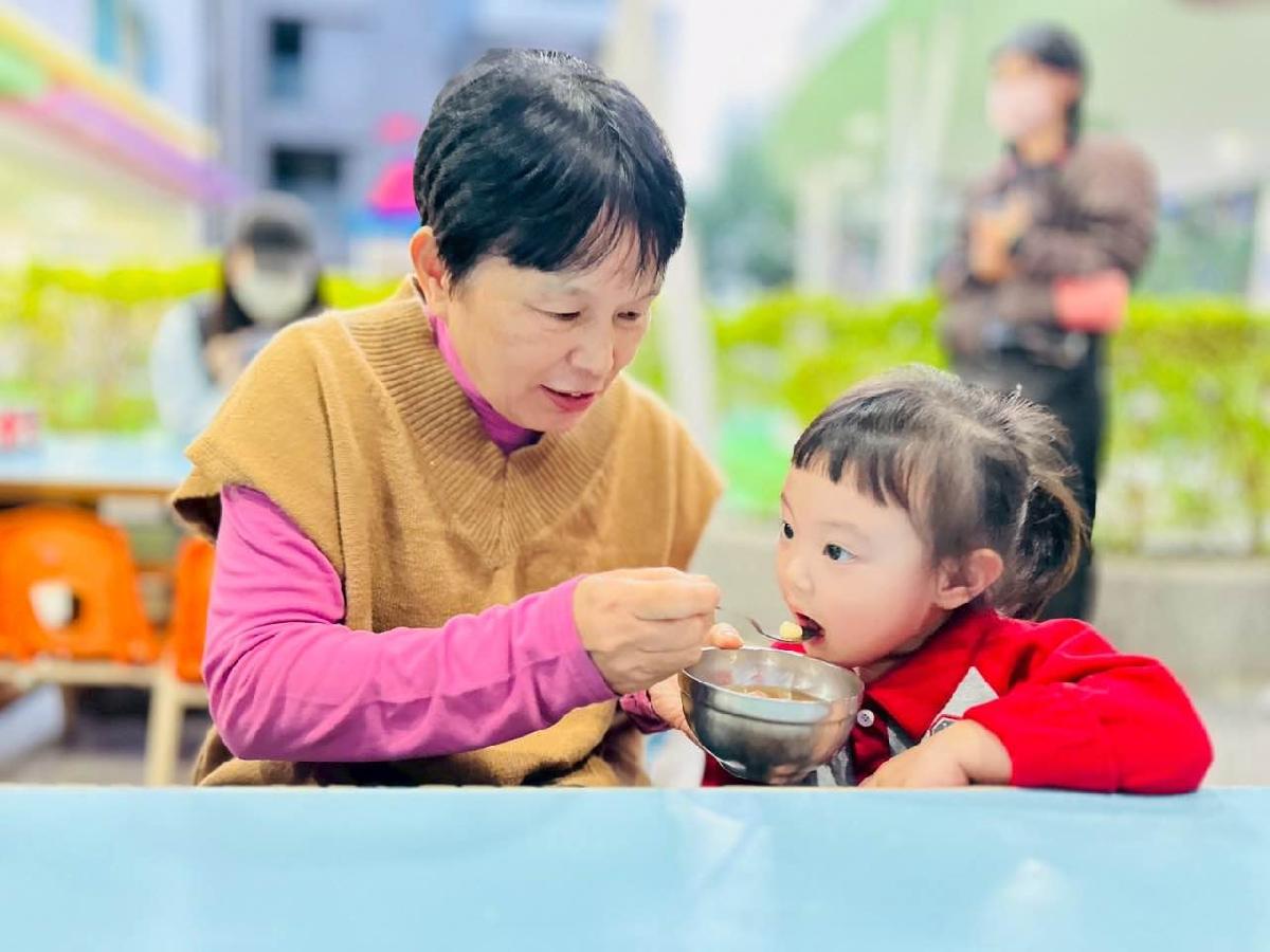 ee3850e2-cfe9-4e42-bbfb-22fecf1e8872