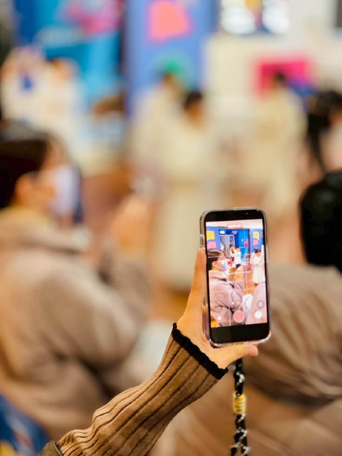 df3eb1fe-08b9-444f-b9c9-5c0cfba0856f