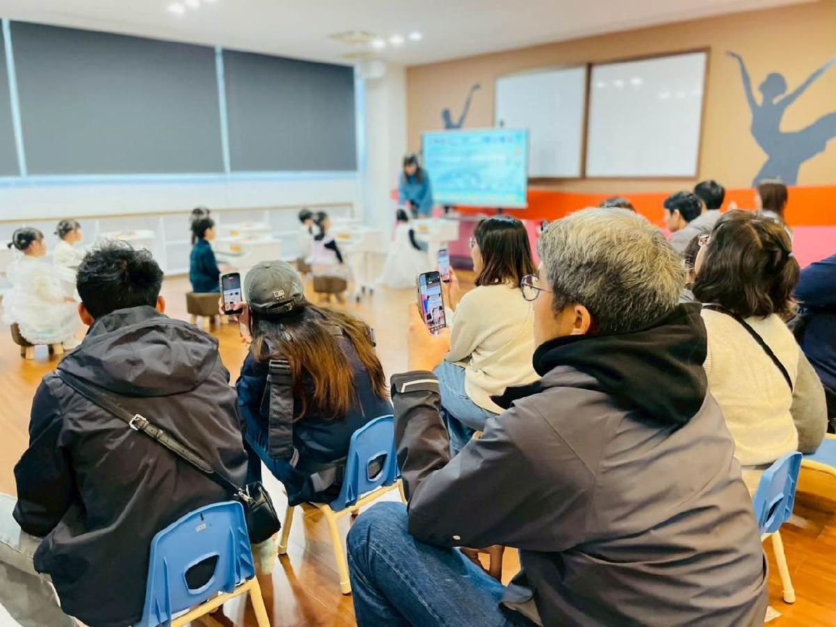 7a37d476-5148-41d4-9d2f-f9d90431ec63