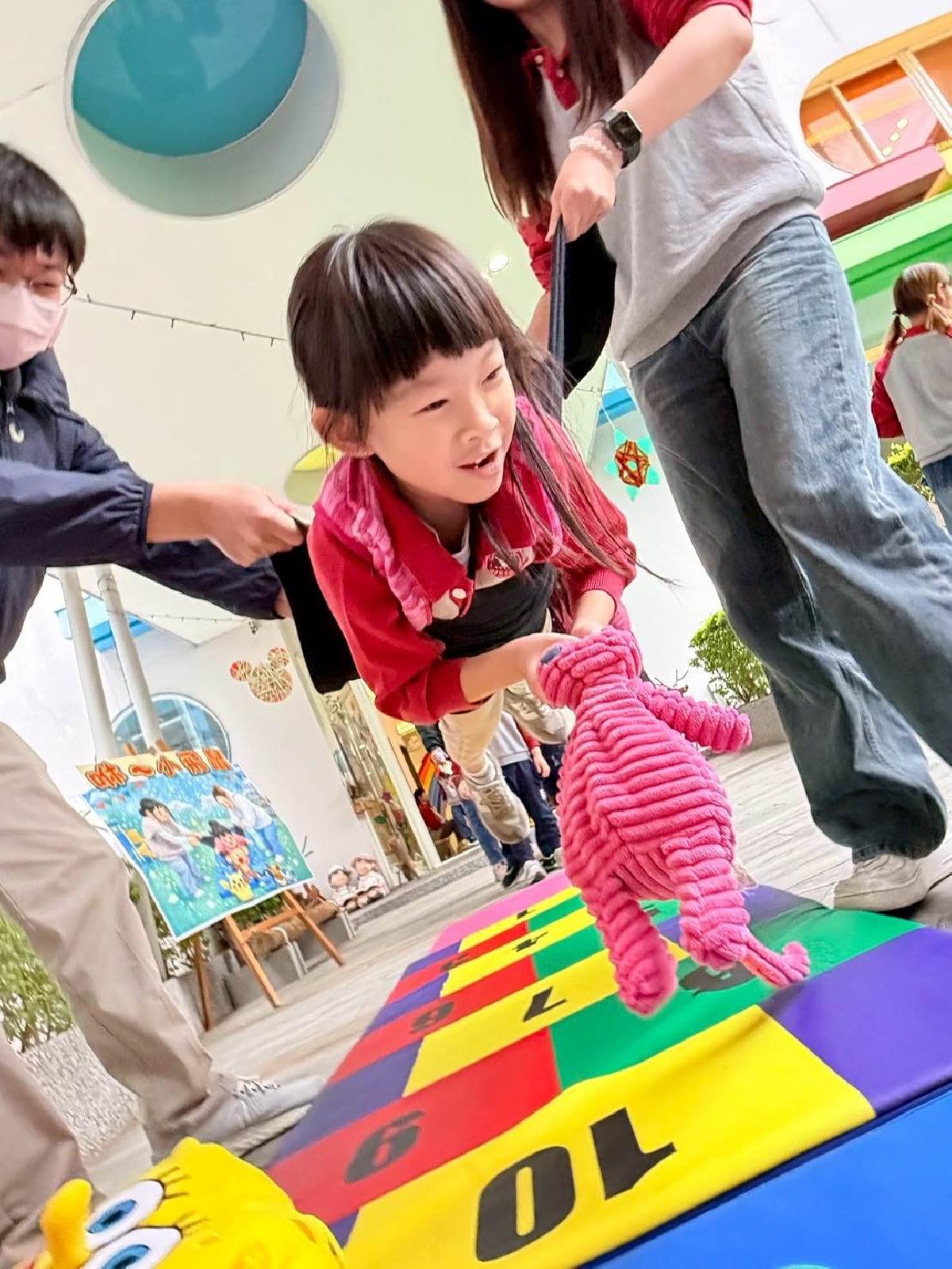 0989519d-e713-4c2f-a9c0-fb086327fa7b