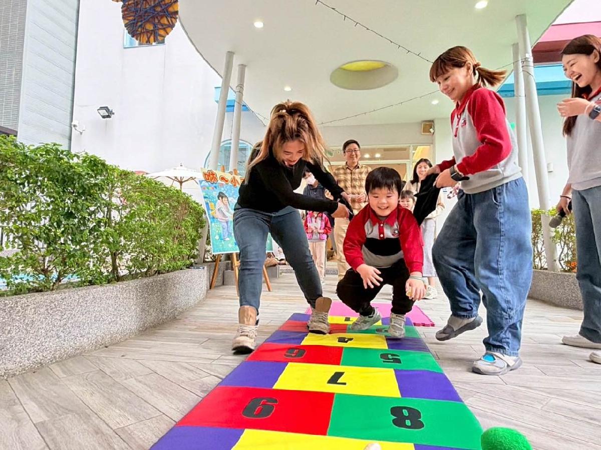 f4d8ef9d-23e3-46a2-9c98-894d11c14d30