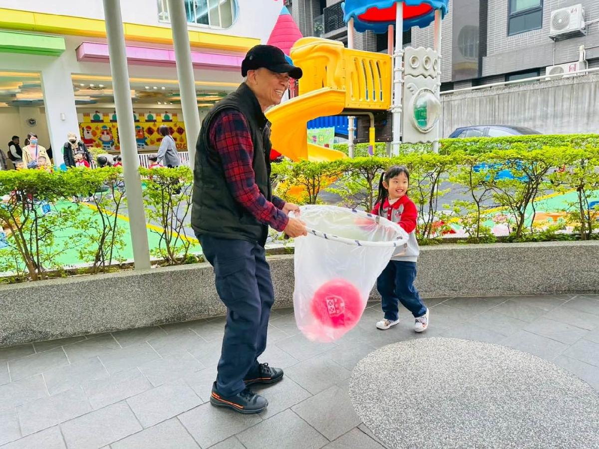 d5ac9560-87fe-440b-b729-427988c92069