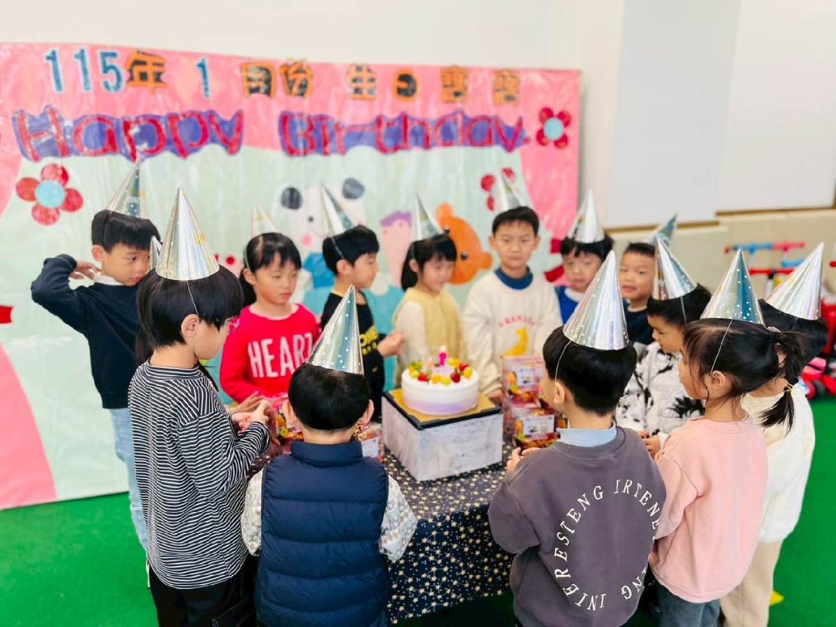 fa6a96a2-37d2-43d3-b350-0a61e34d233a