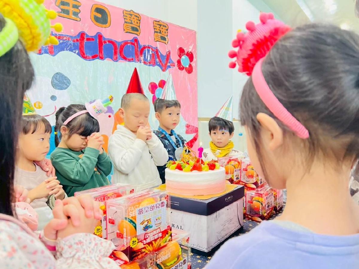 64d7af98-1b44-498b-b4b8-3b9df91c9867