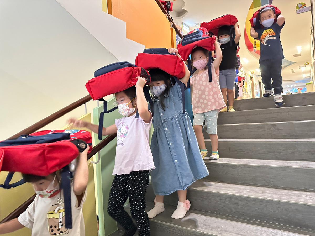 國家防災日．地震逃生演練